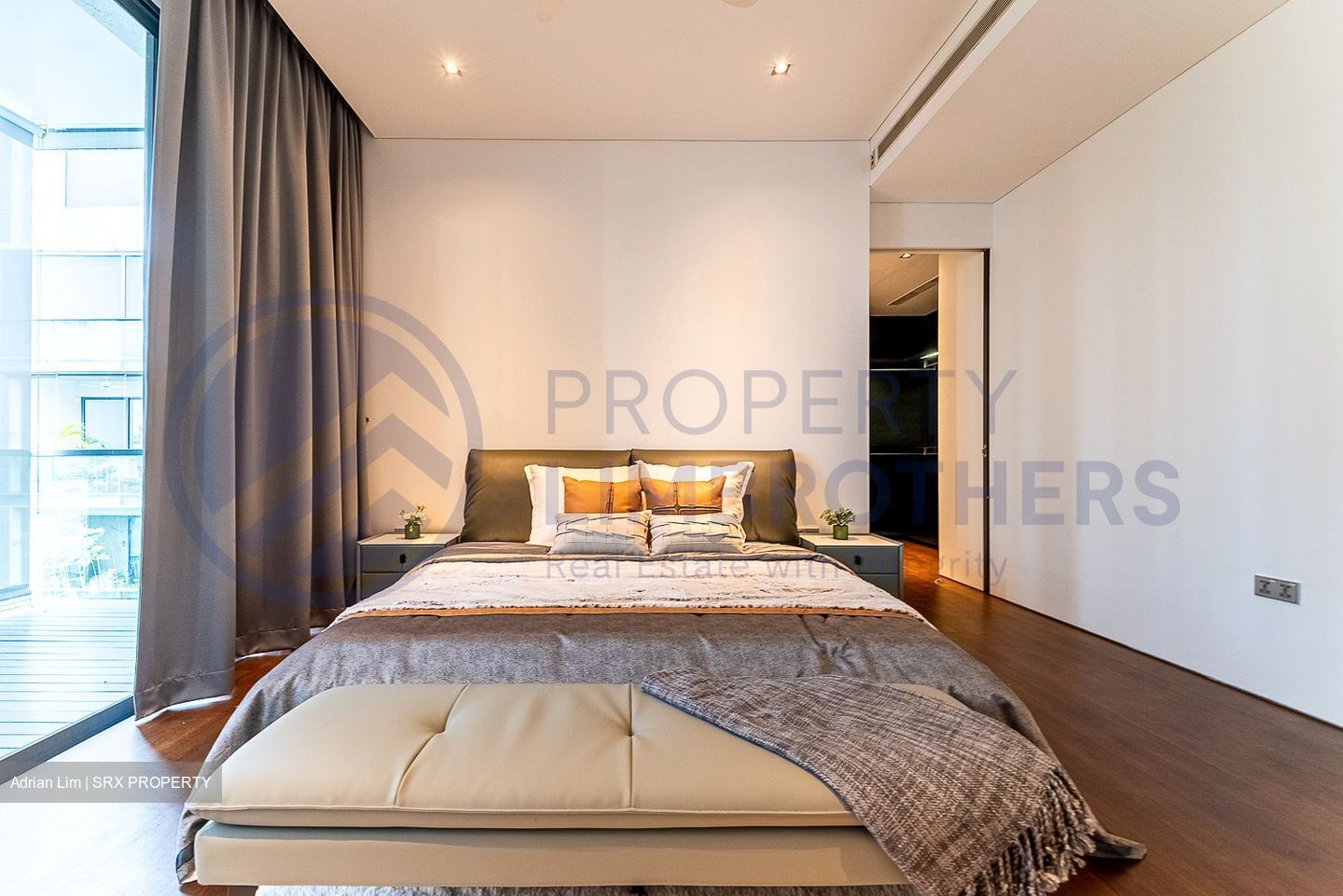 Sui Generis (D10), Condominium #452725431